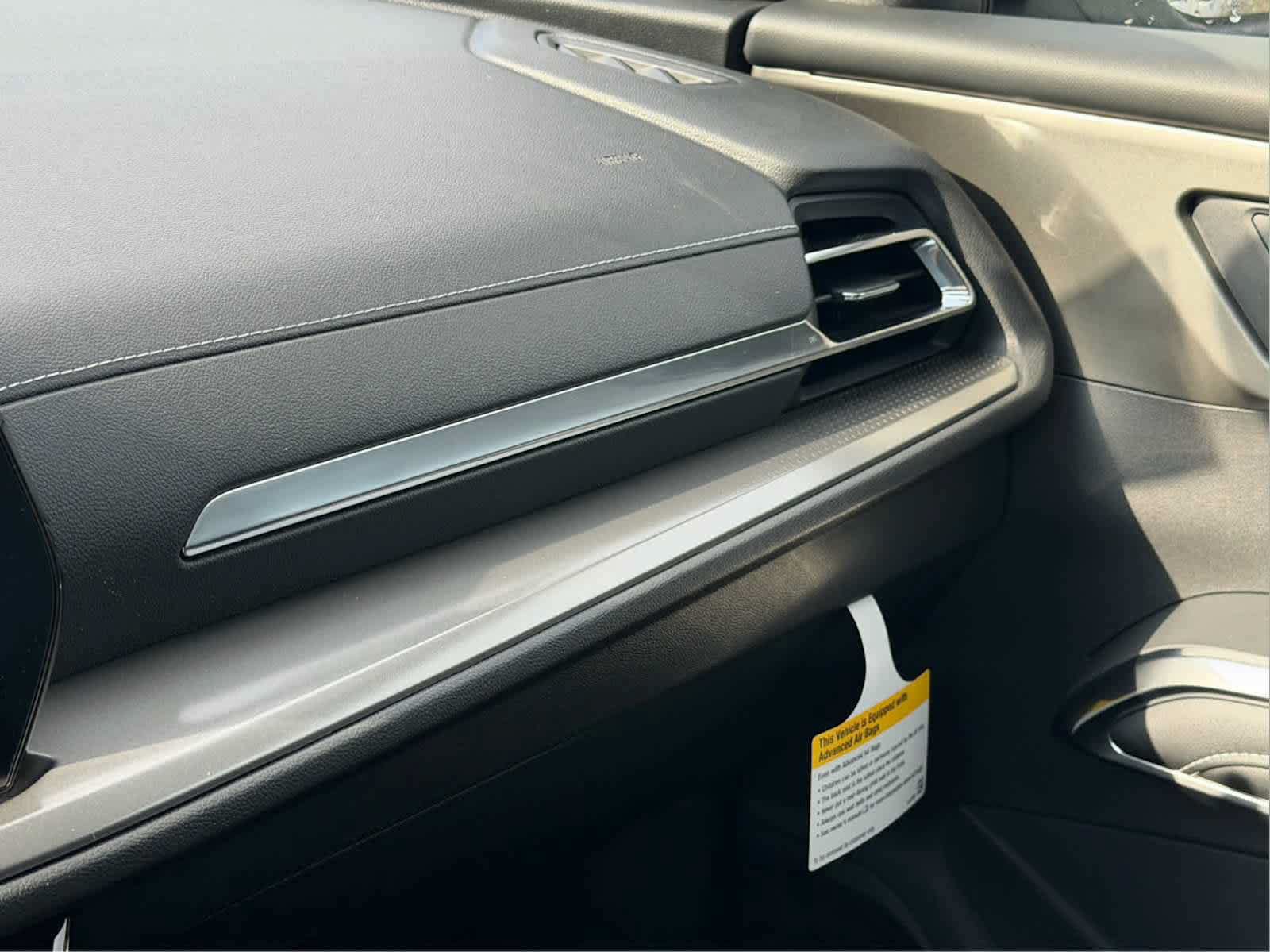 New 2027 Chevrolet Traverse LT w/ Midnight/Sport Edition FWD image 13