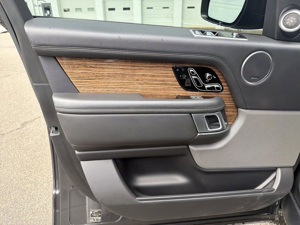 Used 2019 Land Rover Range Rover Supercharged AWD/4WD image 10