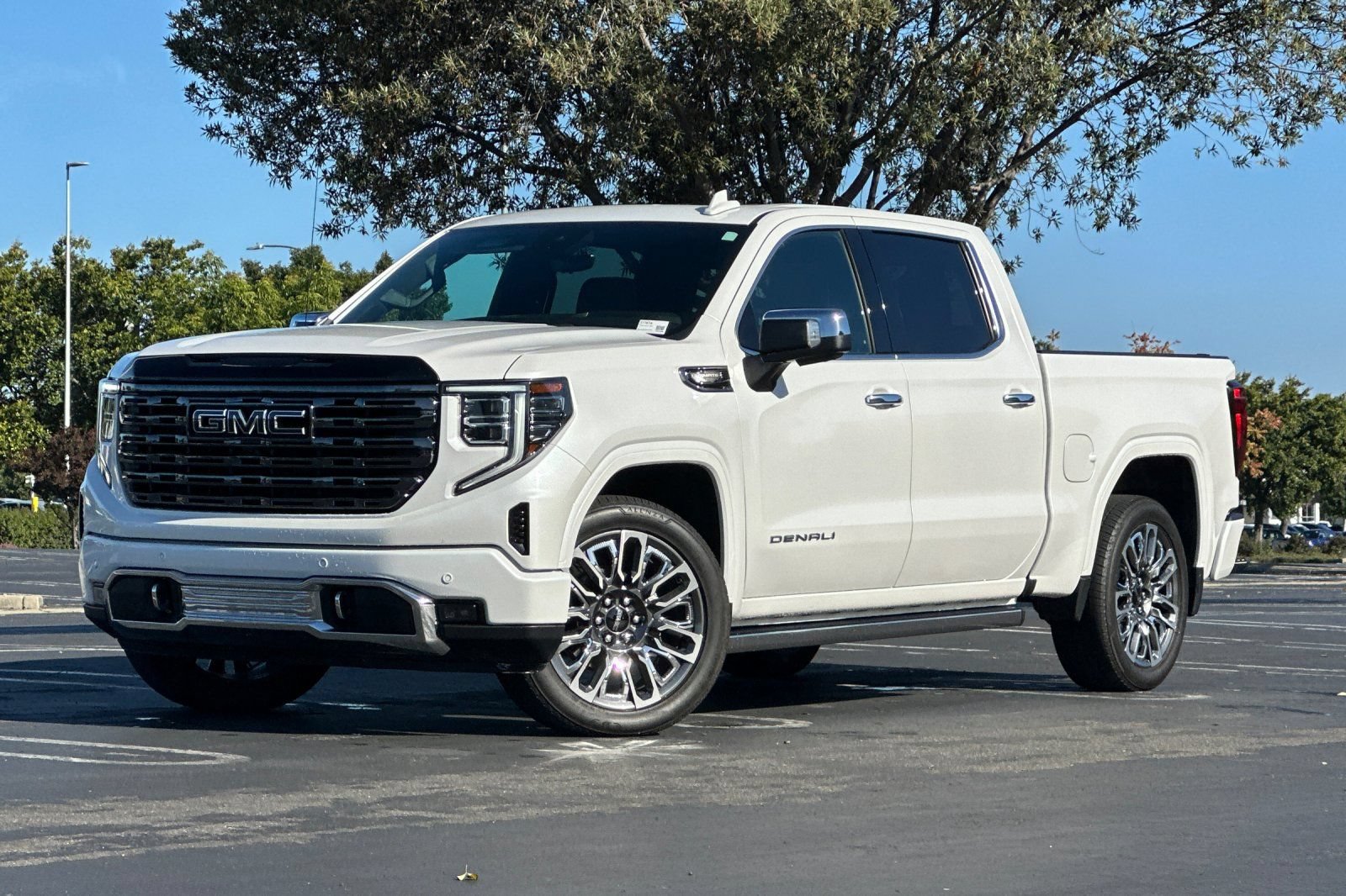 Used 2025 GMC Sierra 1500 Denali Ultimate AWD/4WD image 8