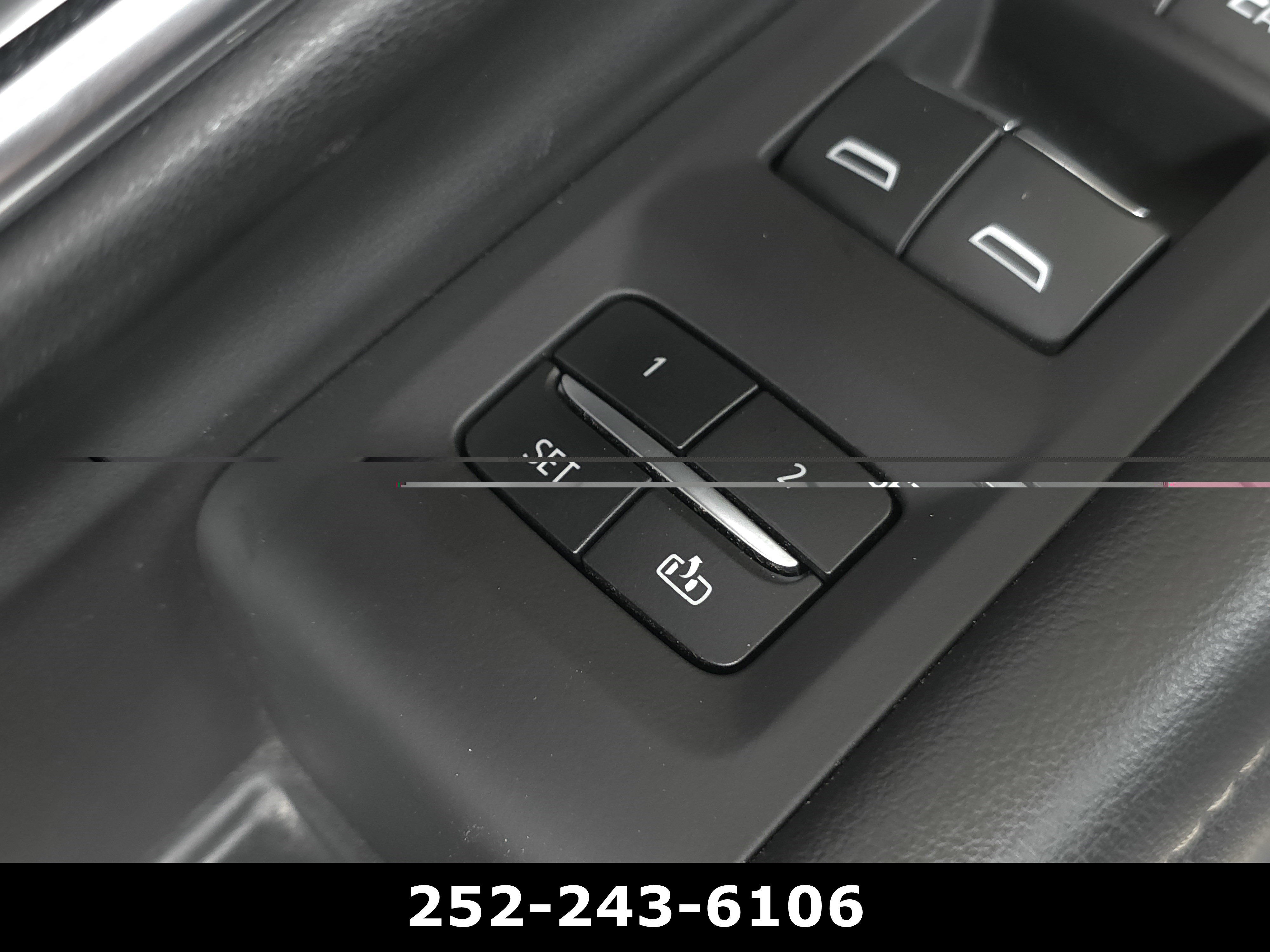 Used 2023 Chevrolet Tahoe Premier AWD/4WD image 12