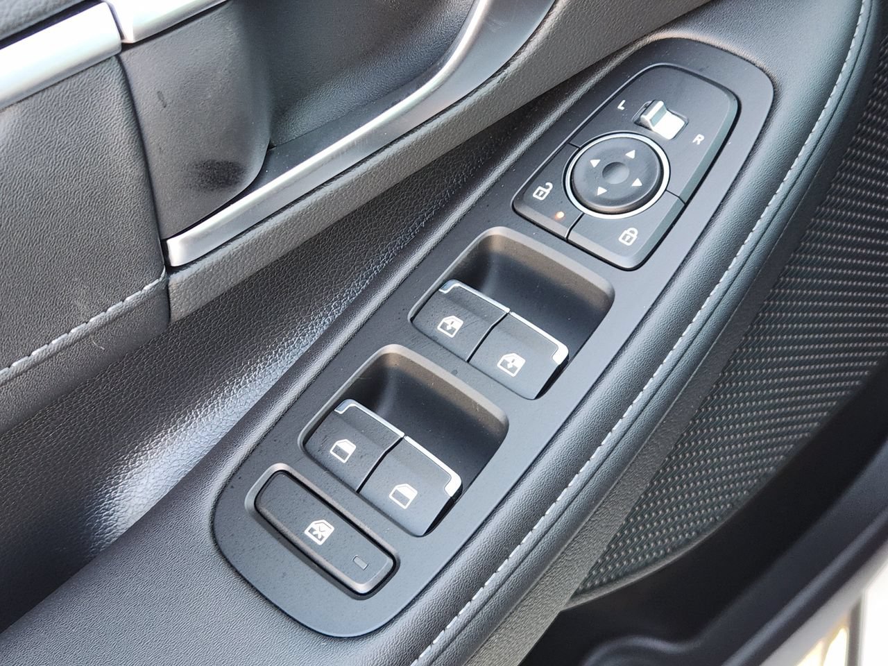 New 2026 Hyundai Sonata Limited FWD image 20