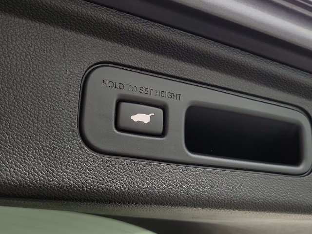 Used 2025 Honda Odyssey Touring image 9