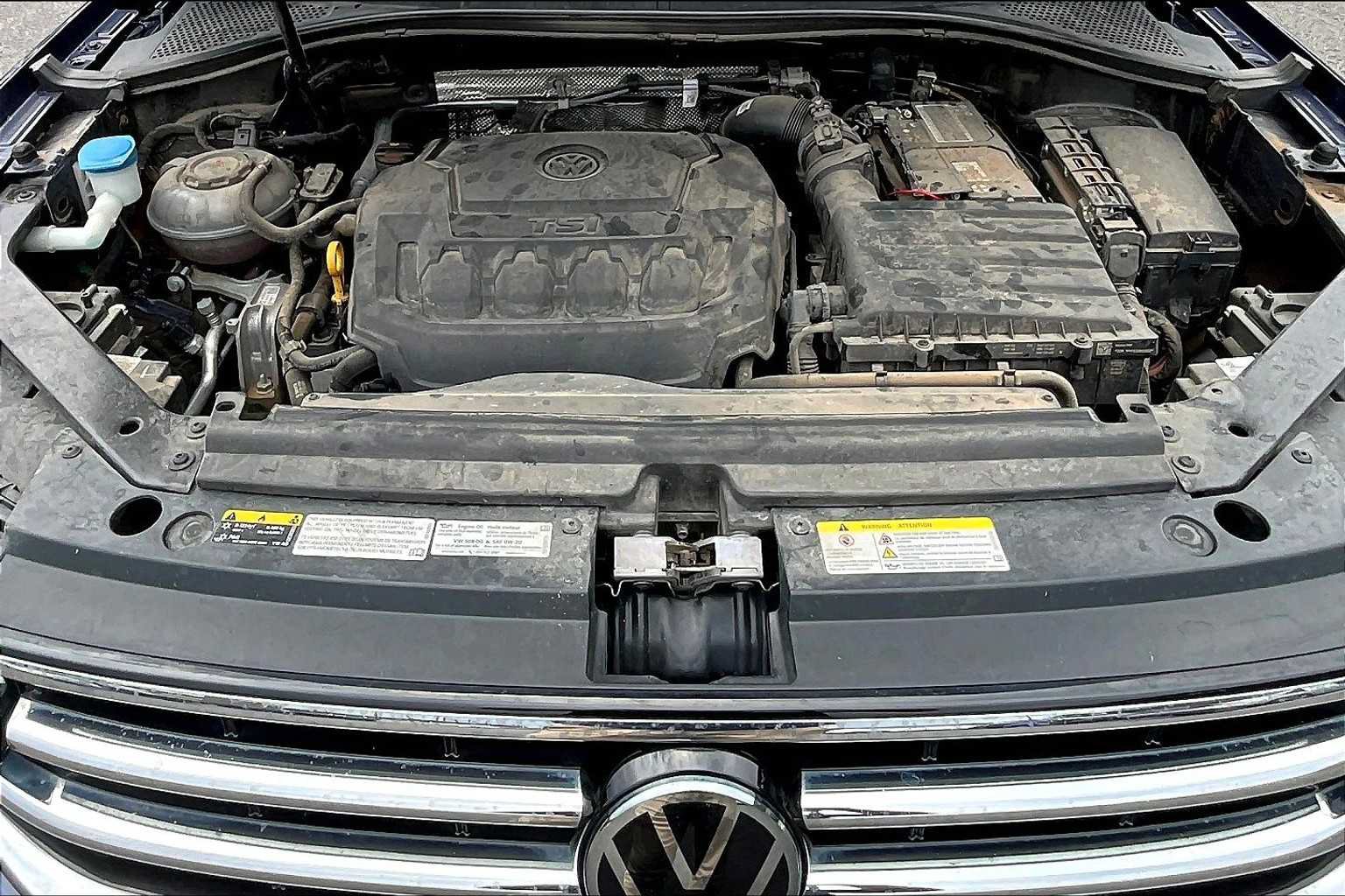 Used 2022 Volkswagen Tiguan SE AWD/4WD image 32