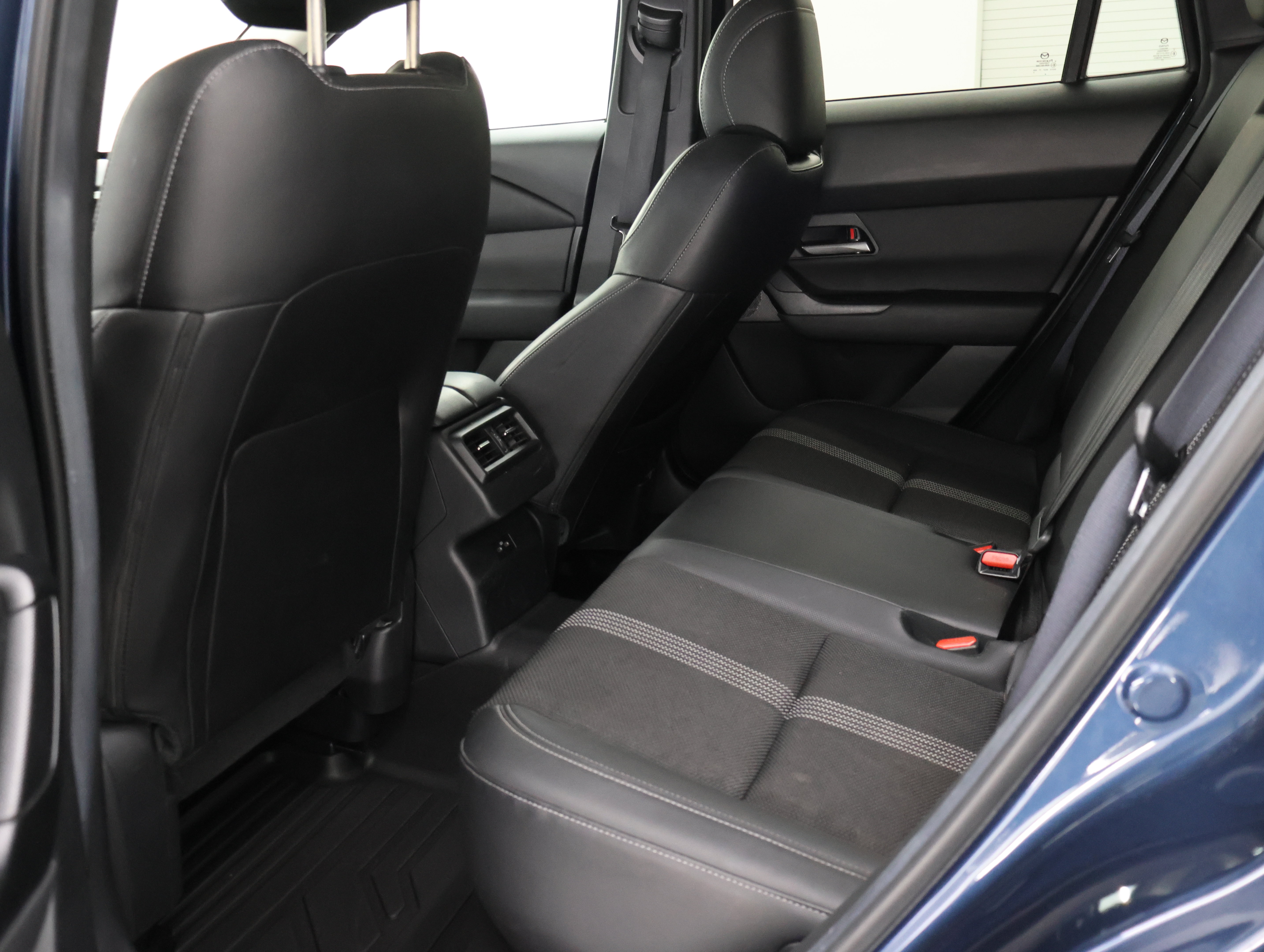 Used 2025 MAZDA CX-50 AWD 2.5 S w/ Preferred Package image 8