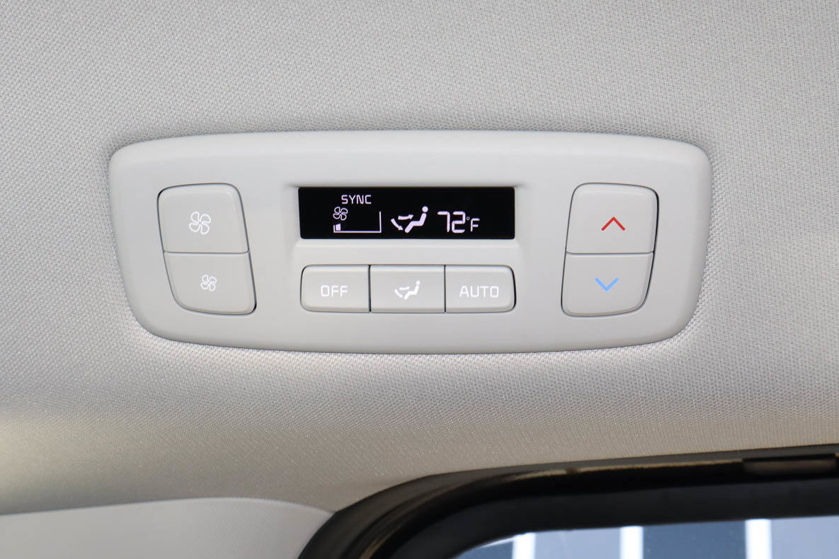 Used 2025 Kia Carnival FWD image 20