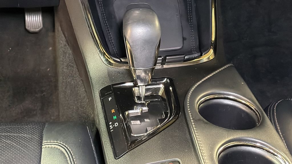 Used 2016 Toyota Avalon Limited image 21