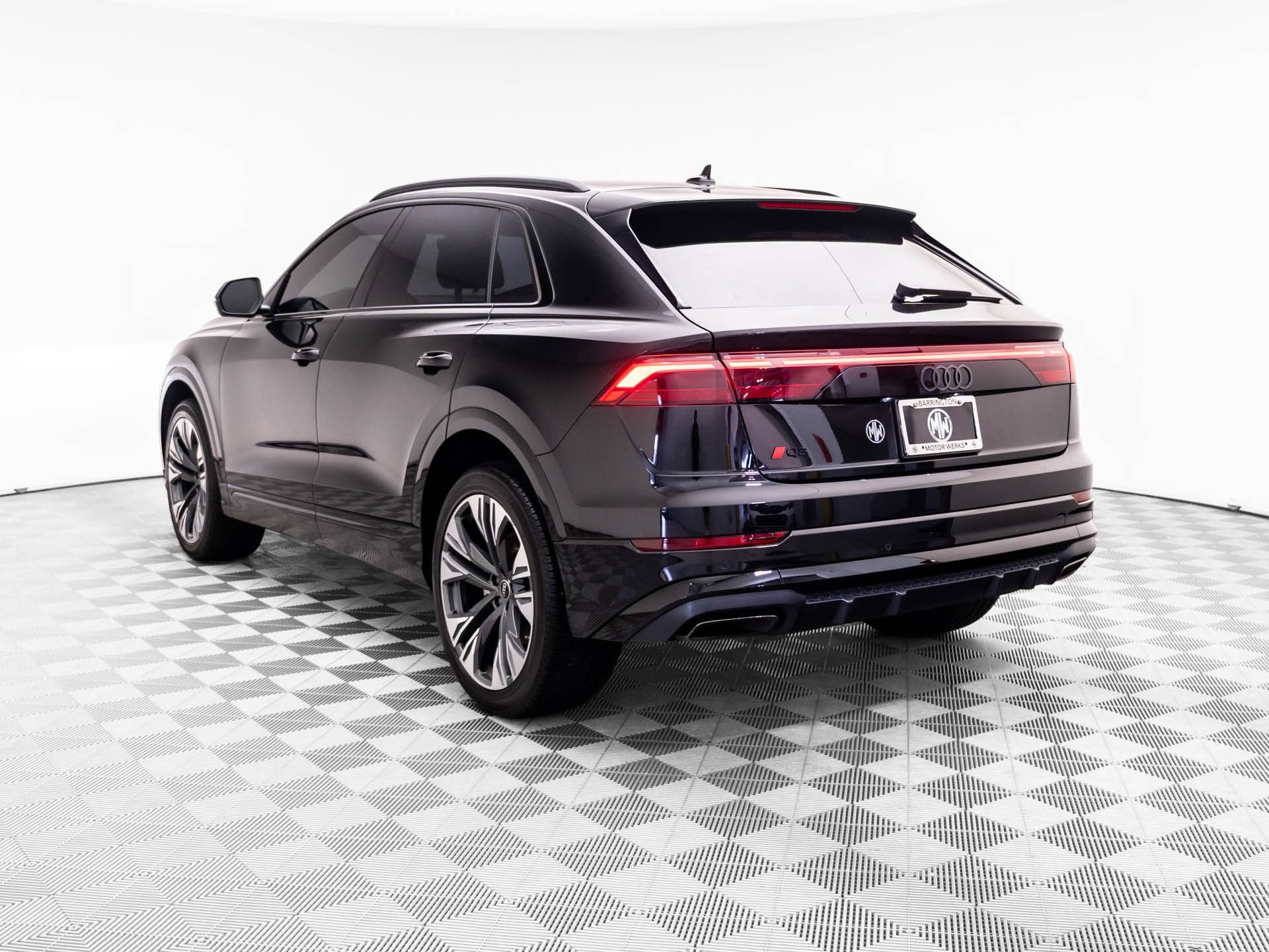 Used 2025 Audi Q8 Premium Plus AWD/4WD image 3