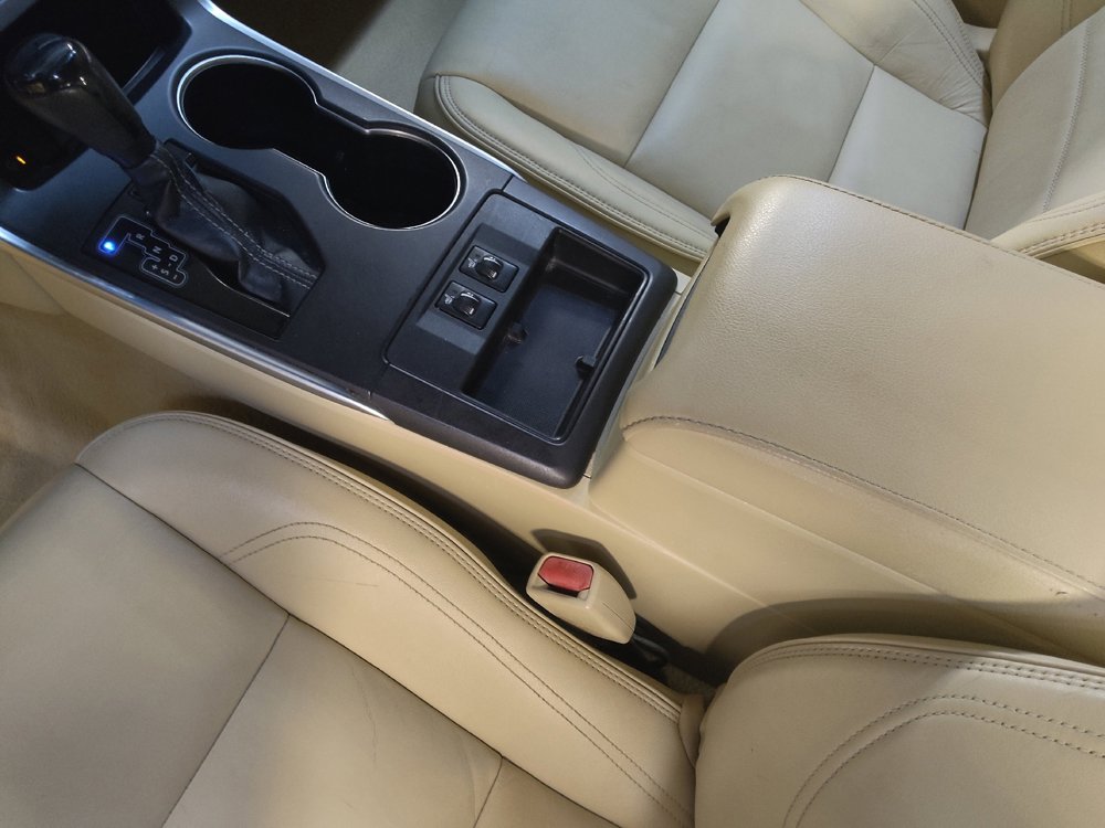 Used 2017 Toyota Camry XLE w/ Moonroof Package image 26