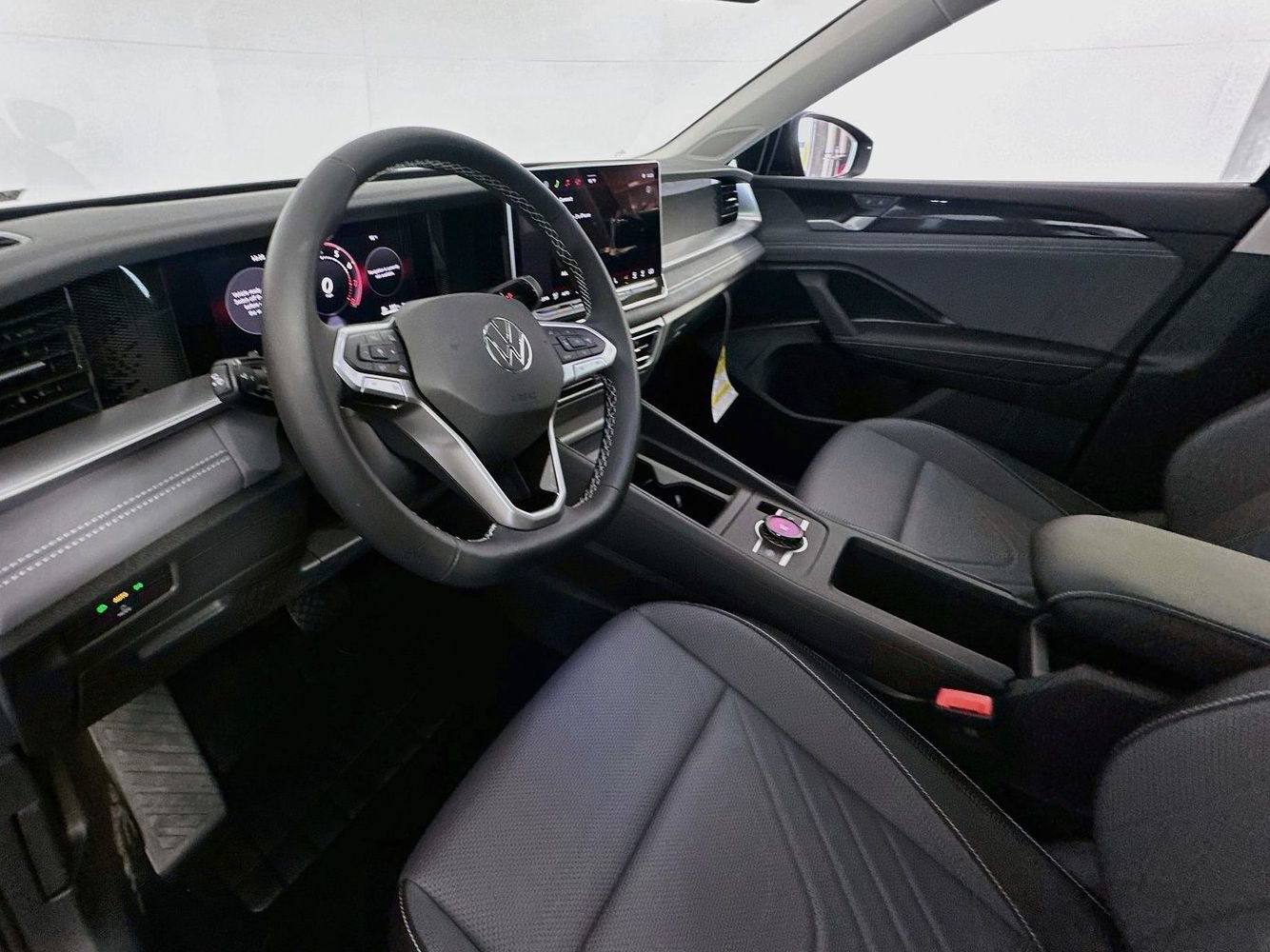 New 2026 Volkswagen Tiguan SE AWD/4WD image 11