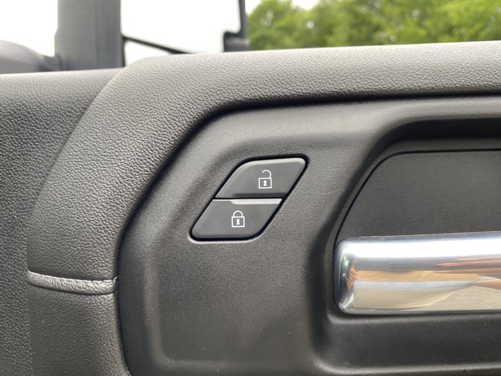 Used 2022 Chevrolet Silverado 2500 LTZ w/ LTZ Convenience Package image 19