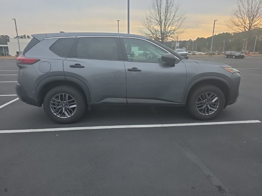 Used 2023 Nissan Rogue S image 12