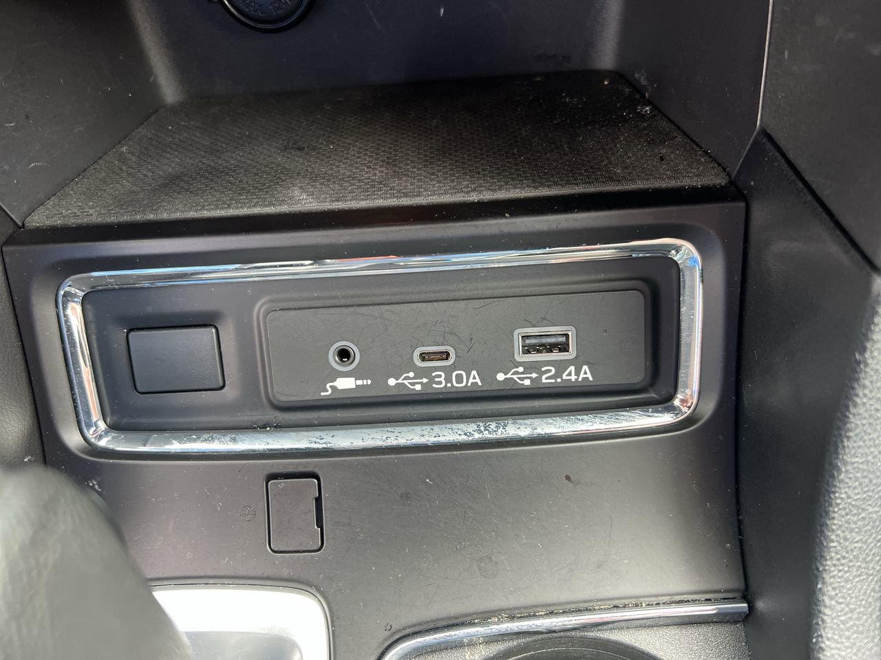 Used 2023 Subaru Ascent Premium w/ Convenience Package image 29