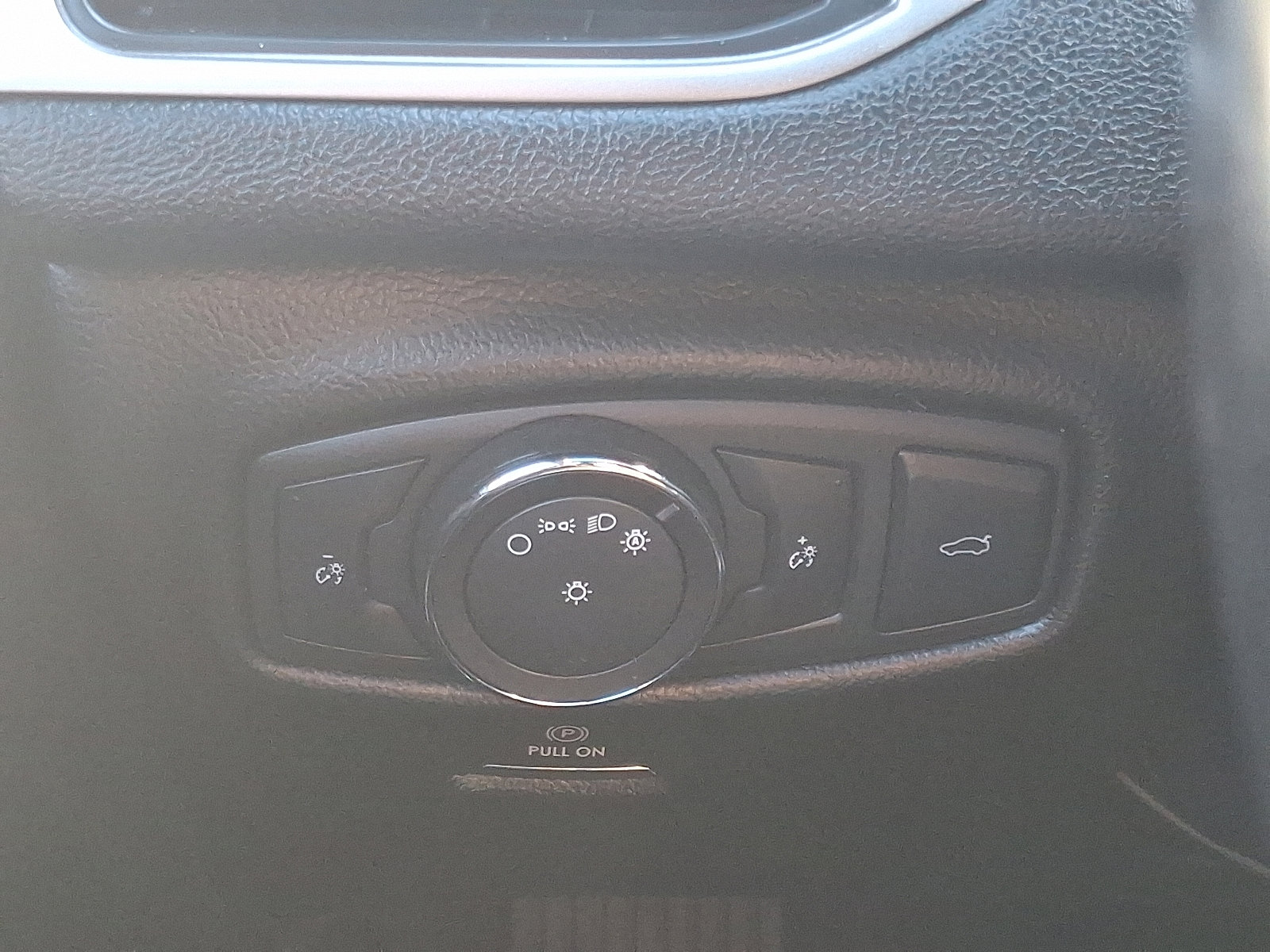 Used 2018 Lincoln MKZ Select w/ Select Plus Package image 25