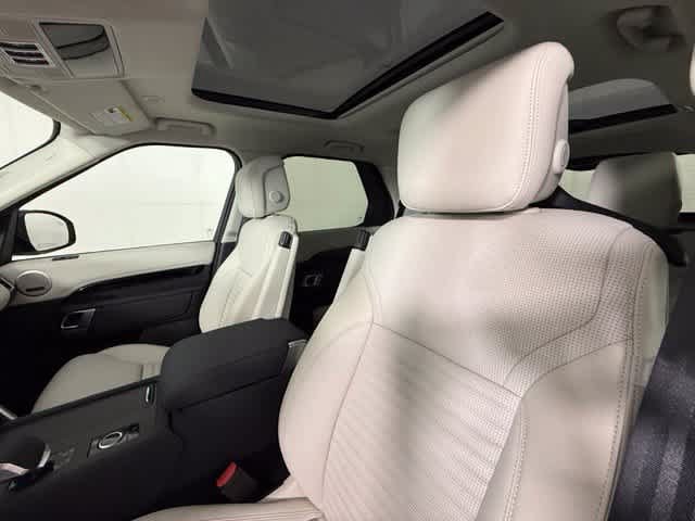 New 2026 Land Rover Discovery S AWD/4WD image 16