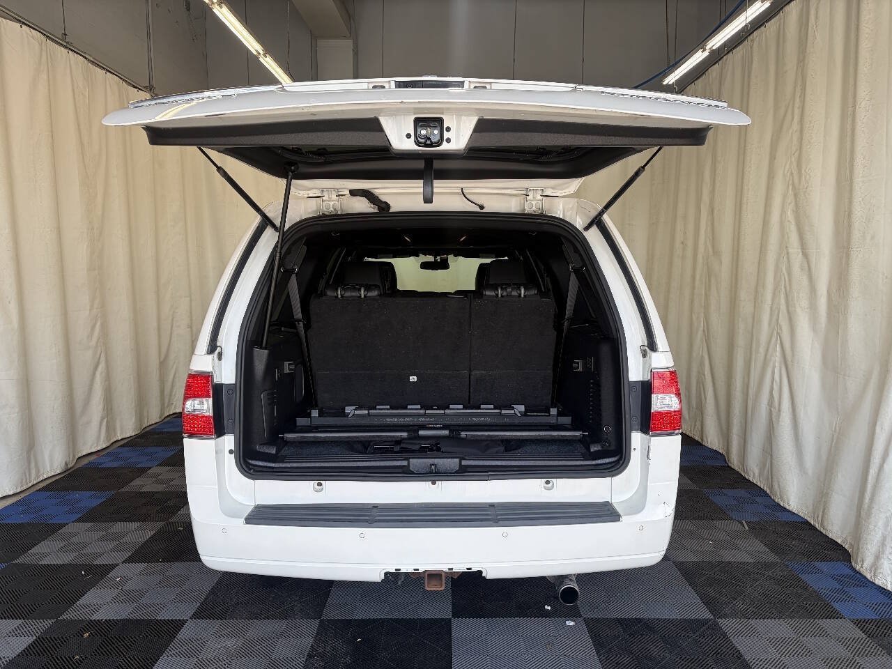 Used 2014 Lincoln Navigator L 4WD image 10