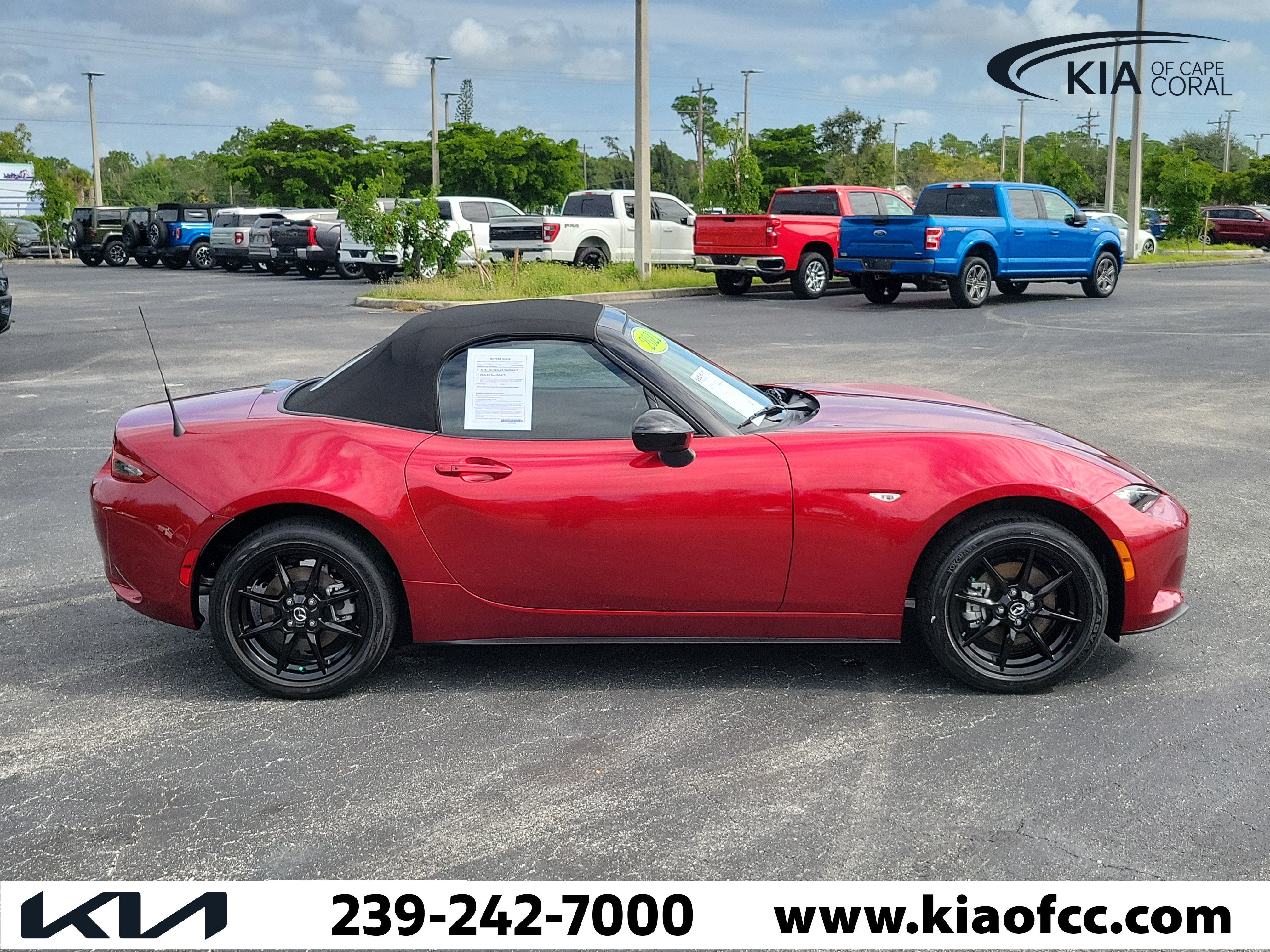 Used 2021 MAZDA MX-5 Miata Sport RWD image 8