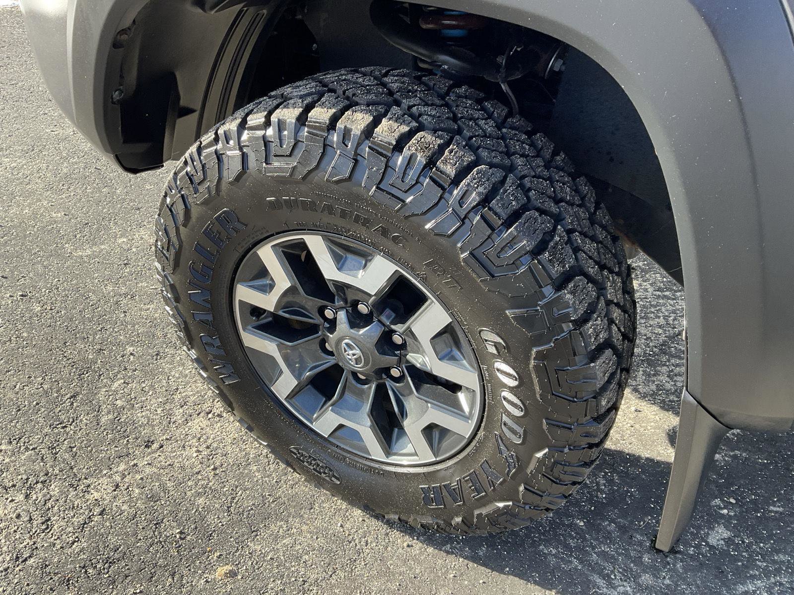 Used 2021 Toyota Tacoma TRD Off-Road w/ Technology Package image 7