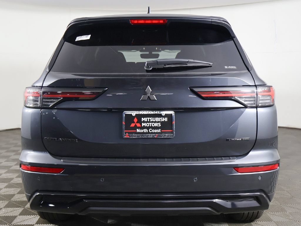 New 2026 Mitsubishi Outlander LE AWD/4WD image 12