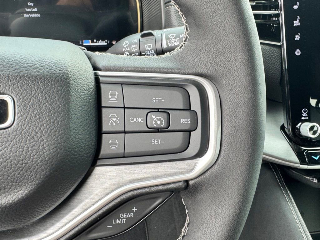 New 2025 Jeep Wagoneer Series III w/ Premium Group I image 25