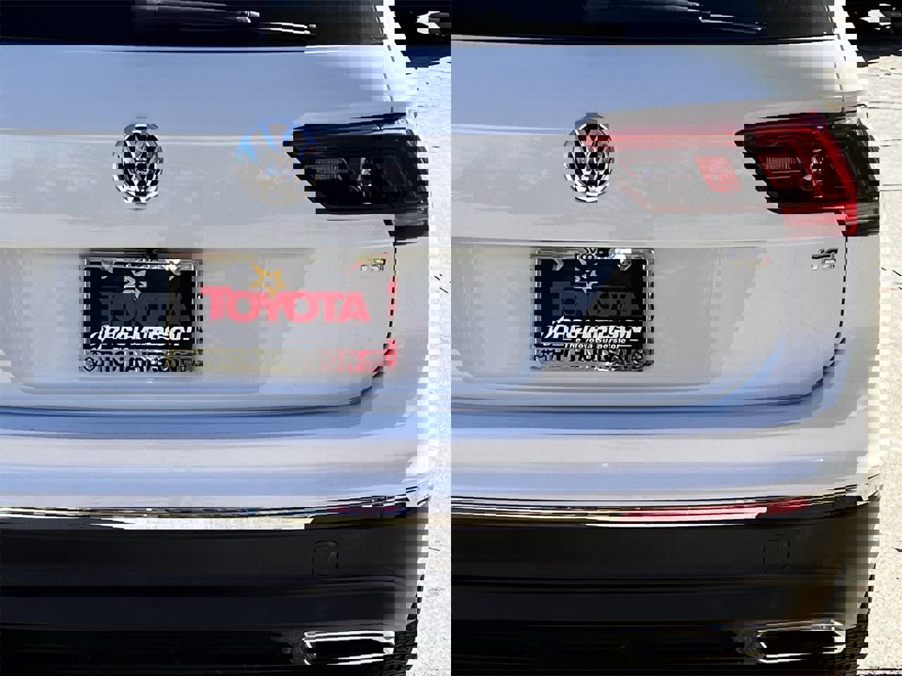 Used 2018 Volkswagen Tiguan SEL image 6