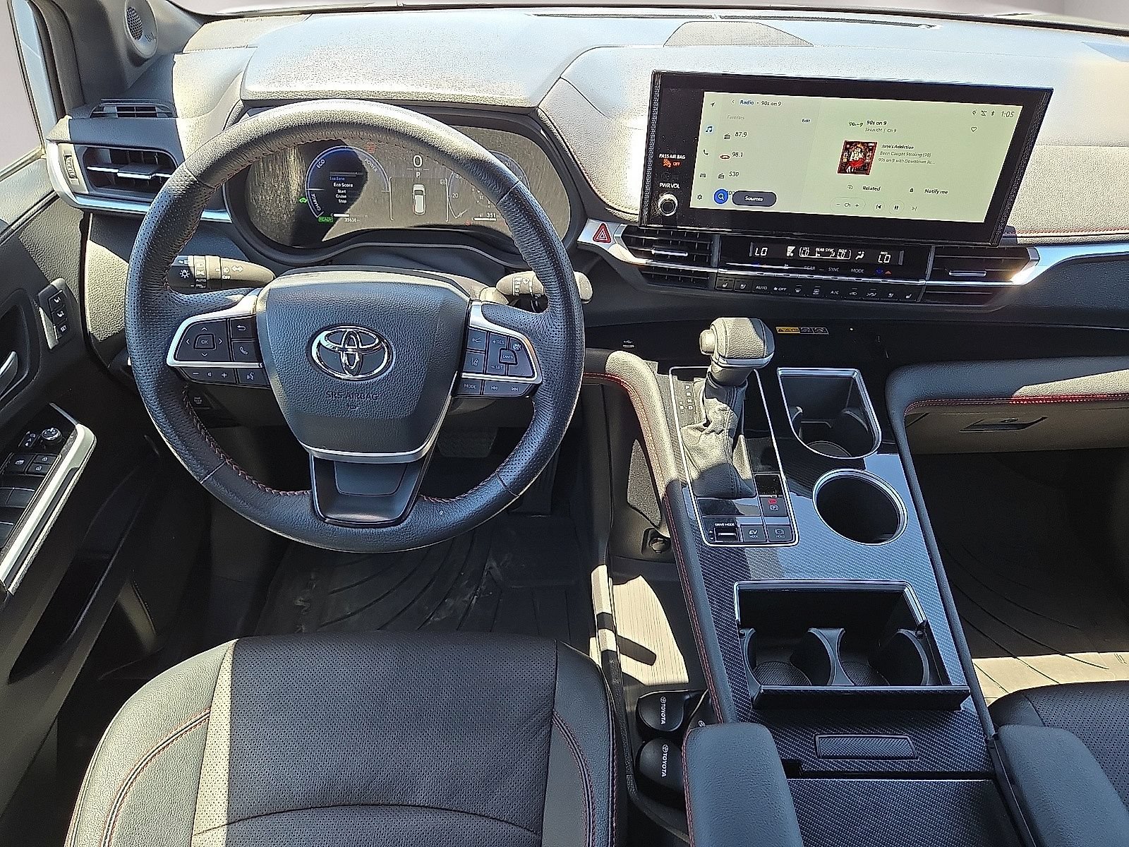 Used 2025 Toyota Sienna XSE w/ XSE Premium Package AWD/4WD image 19