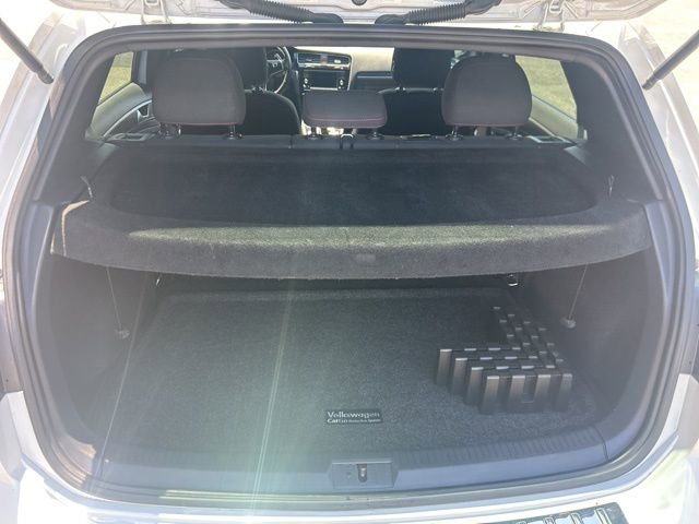 Used 2019 Volkswagen Golf 4-Door FWD image 6