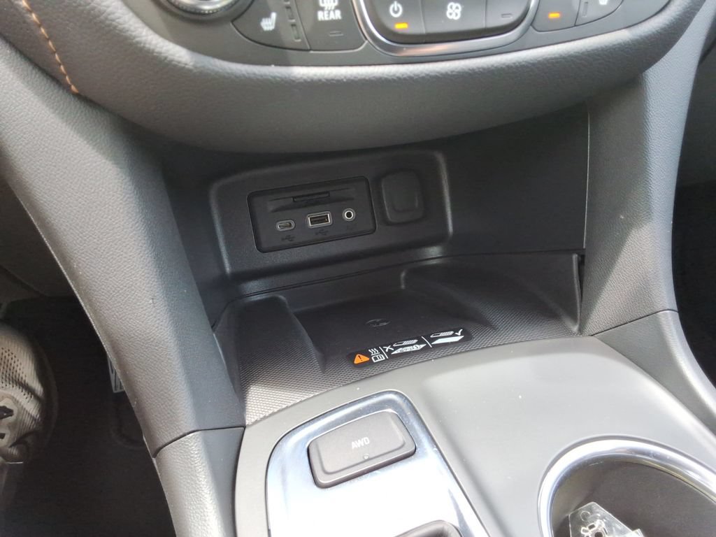 Certified 2021 Chevrolet Equinox Premier AWD/4WD image 34