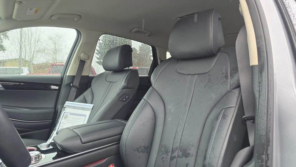 Used 2025 Genesis GV80 2.5T Standard image 21