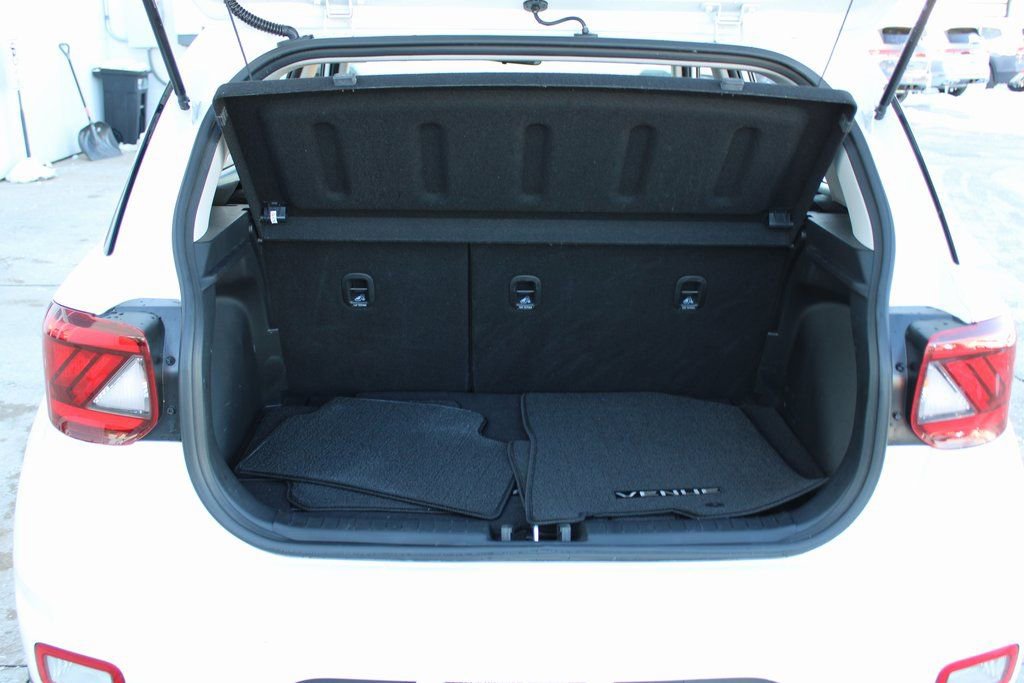 Used 2020 Hyundai Venue SEL image 26