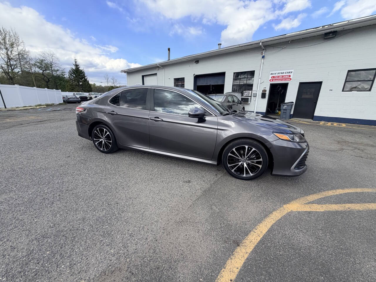 Used 2021 Toyota Camry LE FWD image 16
