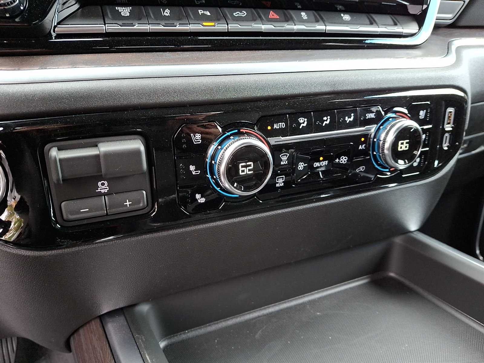 New 2026 GMC Sierra 2500 SLT w/ SLT Premium Package image 16