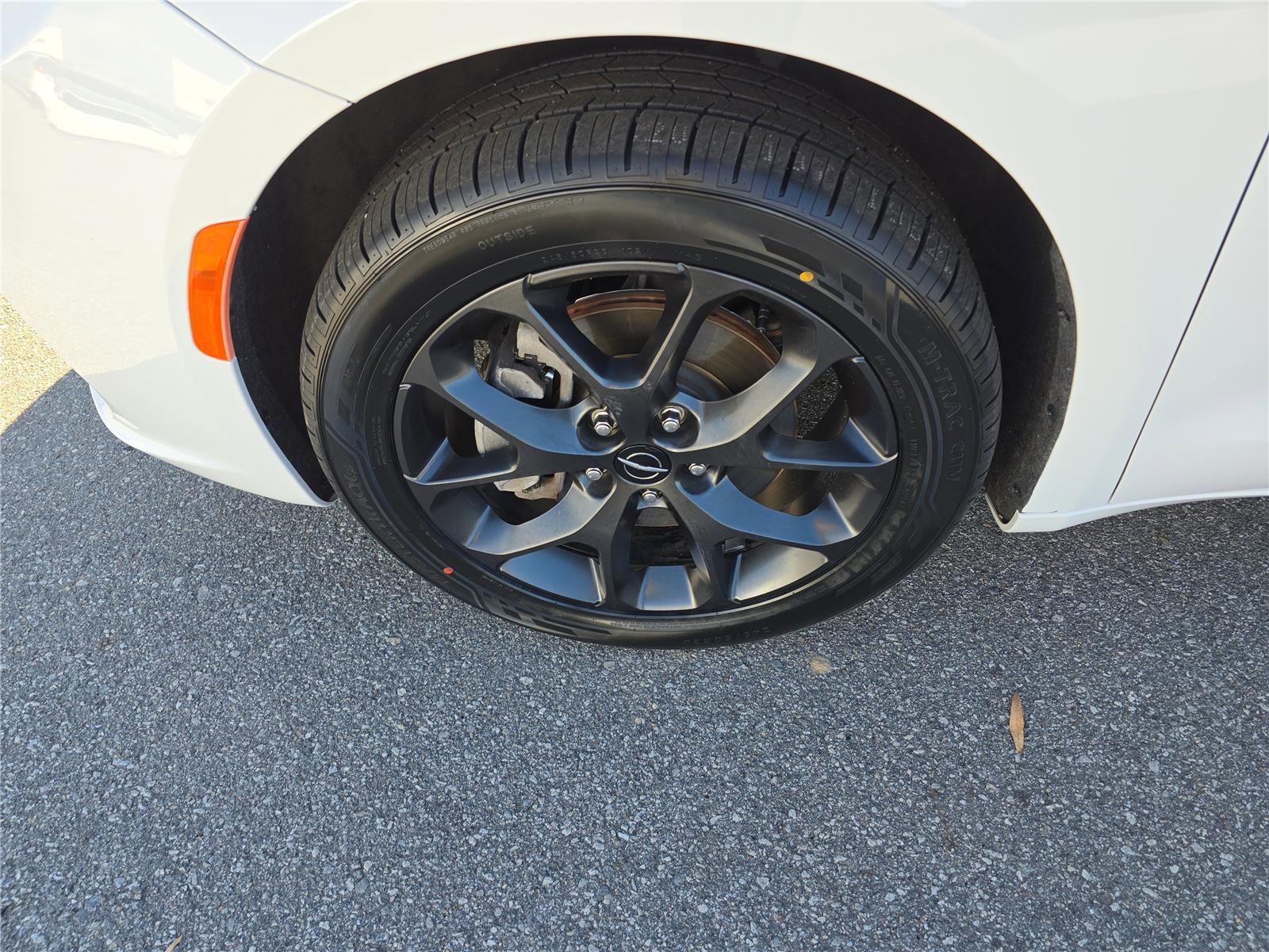 Used 2022 Chrysler Pacifica Touring-L w/ S Appearance Package image 12