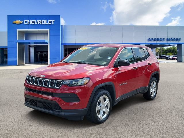 Used 2023 Jeep Compass Sport AWD/4WD image 2