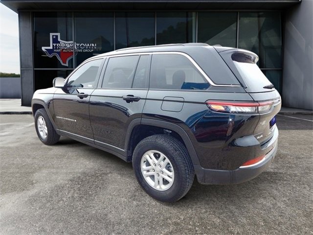 Used 2025 Jeep Grand Cherokee Laredo image 6