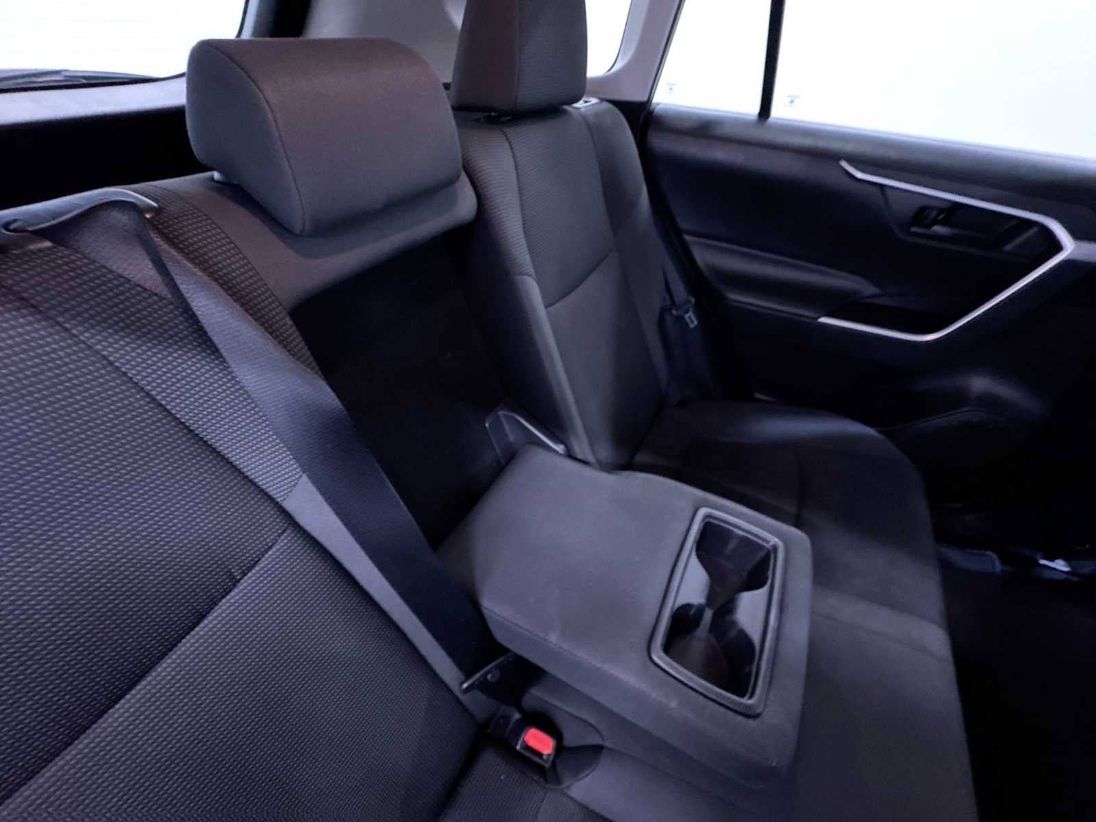 Used 2019 Toyota RAV4 LE w/ Carpet Mat Package AWD/4WD image 38