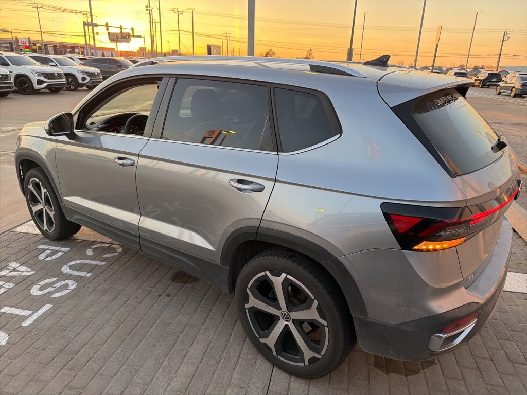 Used 2025 Volkswagen Taos SEL image 7