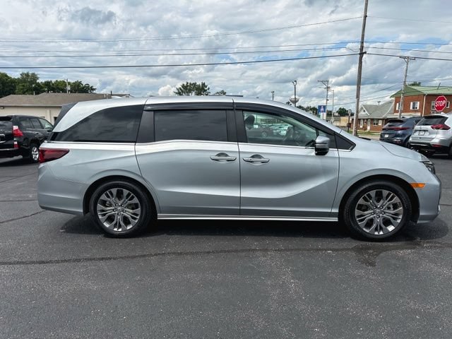 Used 2025 Honda Odyssey Touring image 9