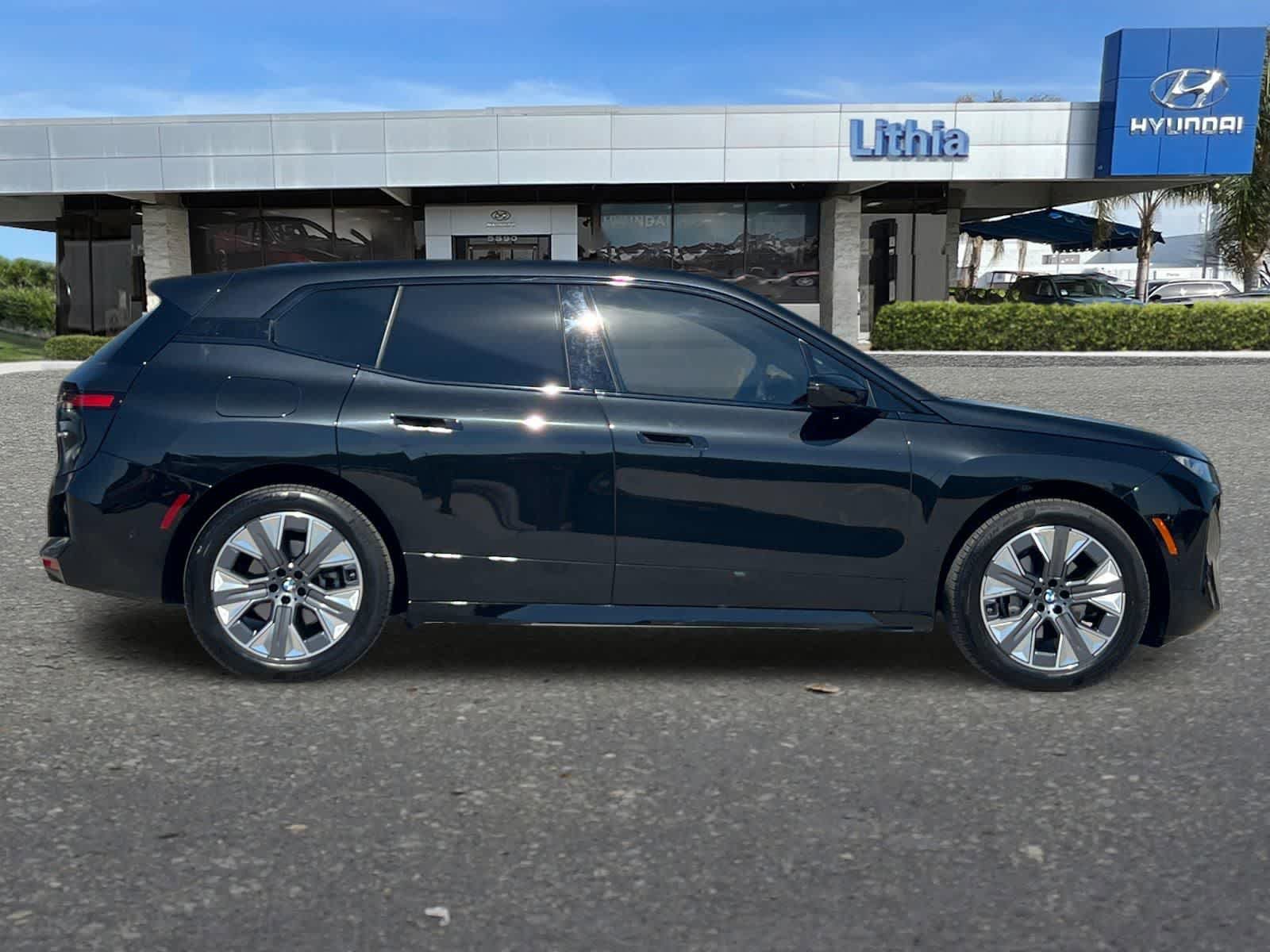 Used 2026 BMW iX xDrive45 AWD/4WD image 9