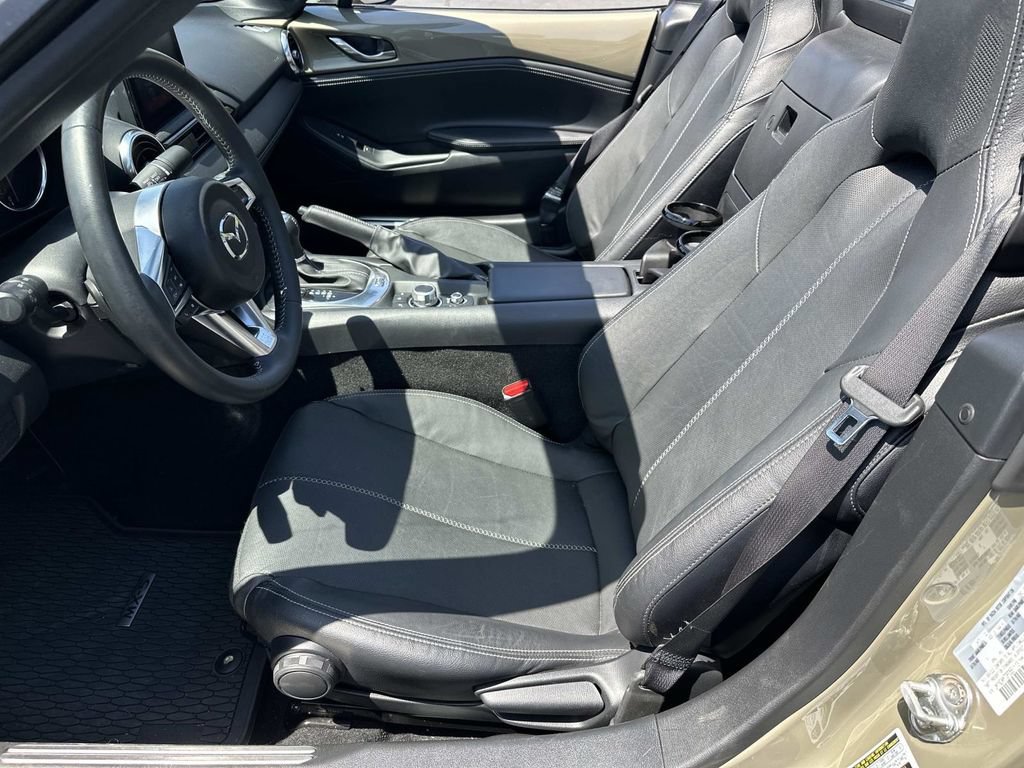 Used 2023 MAZDA MX-5 Miata Grand Touring w/ Weather Package RWD image 17