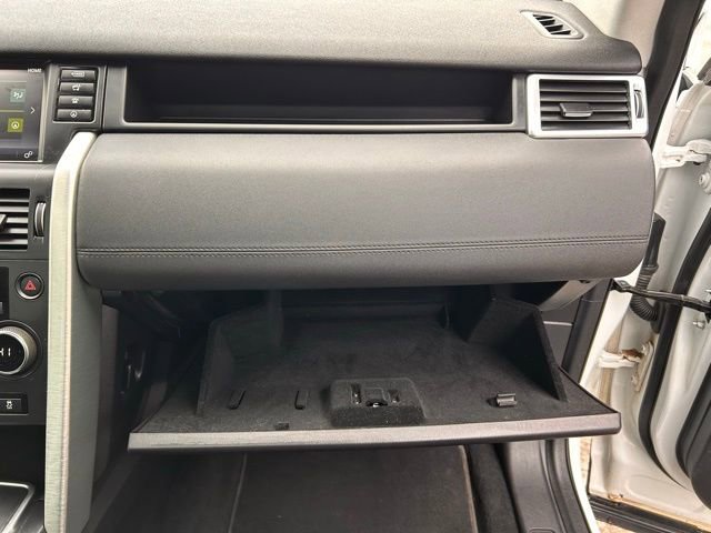 Used 2018 Land Rover Discovery Sport HSE image 36