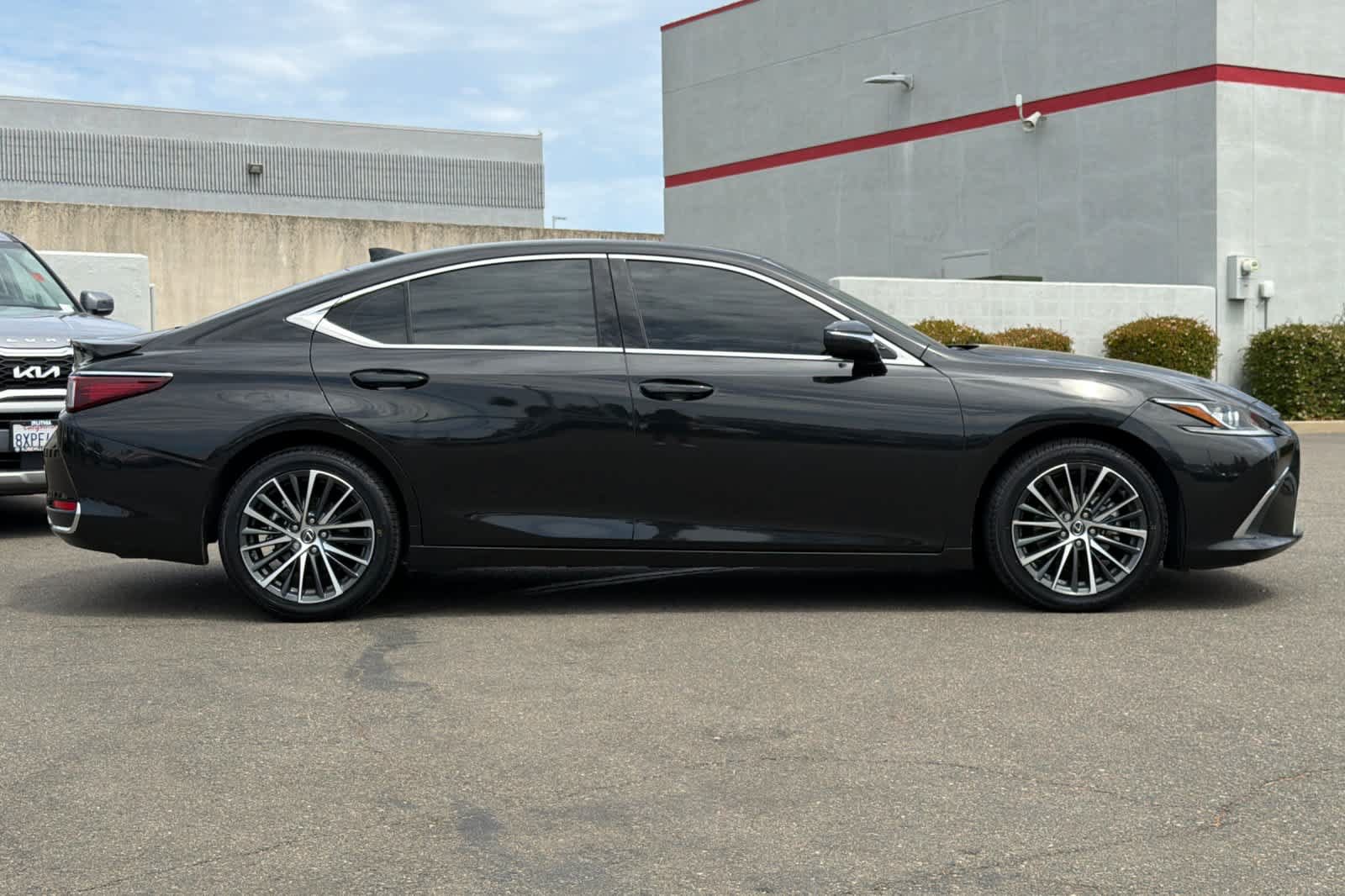 Certified 2025 Lexus ES 300h w/ Premium Package FWD image 6