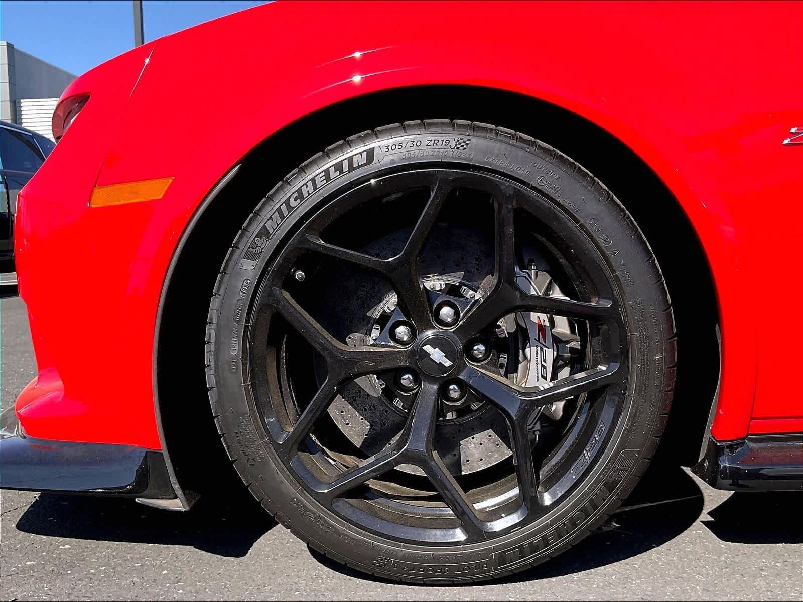 Used 2015 Chevrolet Camaro Z/28 RWD image 11