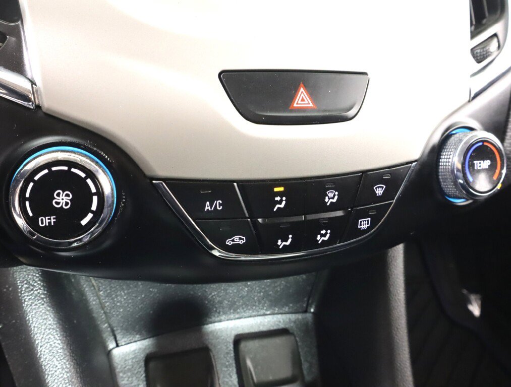 Used 2018 Chevrolet Cruze LS image 18