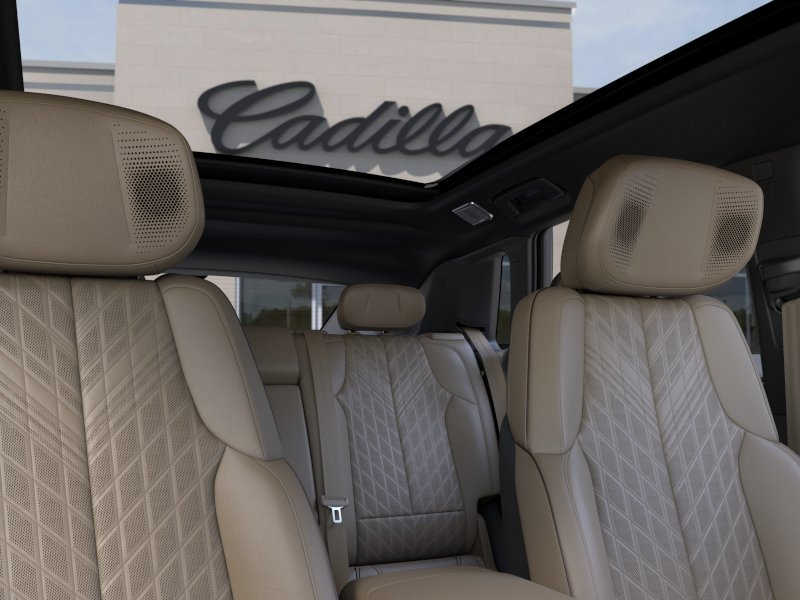 New 2026 Cadillac Lyriq Signature Luxury w/ LPO, Bronce Accent Package AWD/4WD image 26