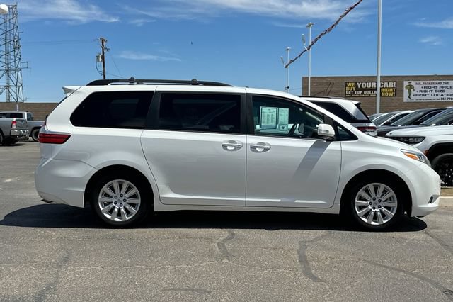 Used 2016 Toyota Sienna Limited FWD image 2
