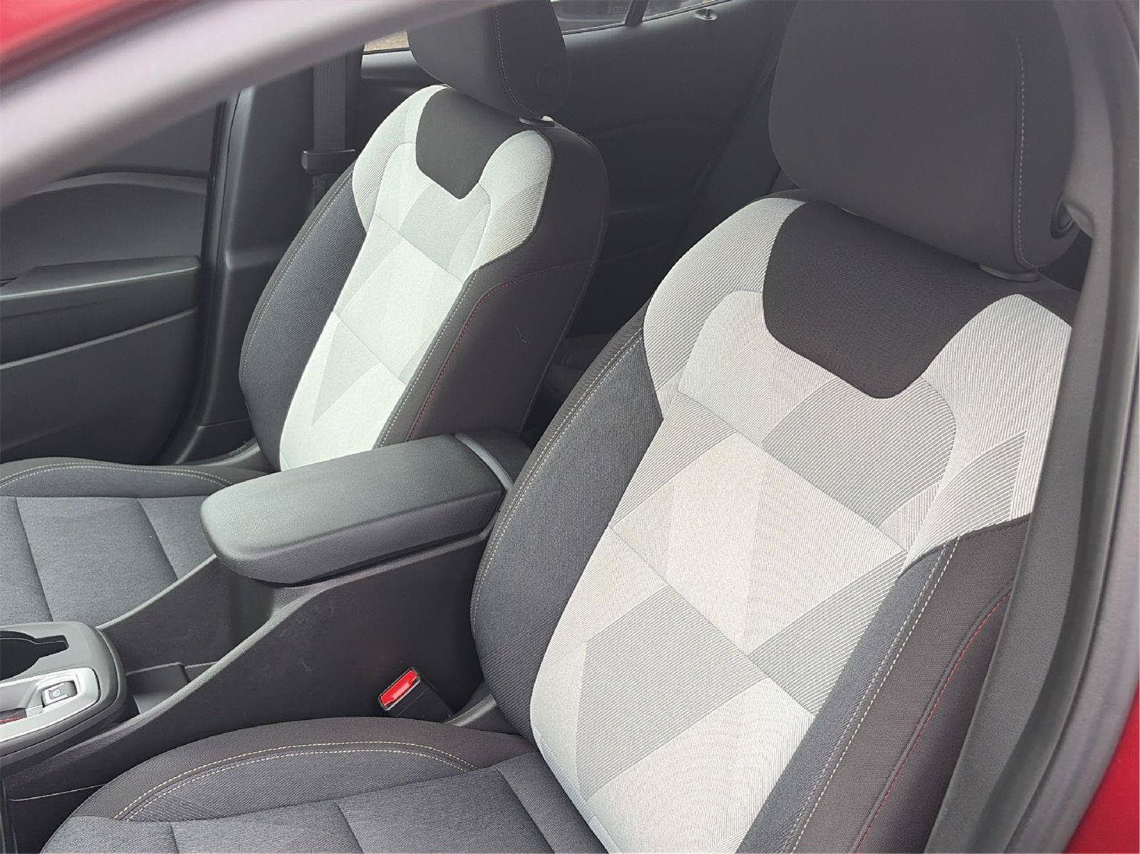 Certified 2024 Chevrolet Trax RS FWD image 22