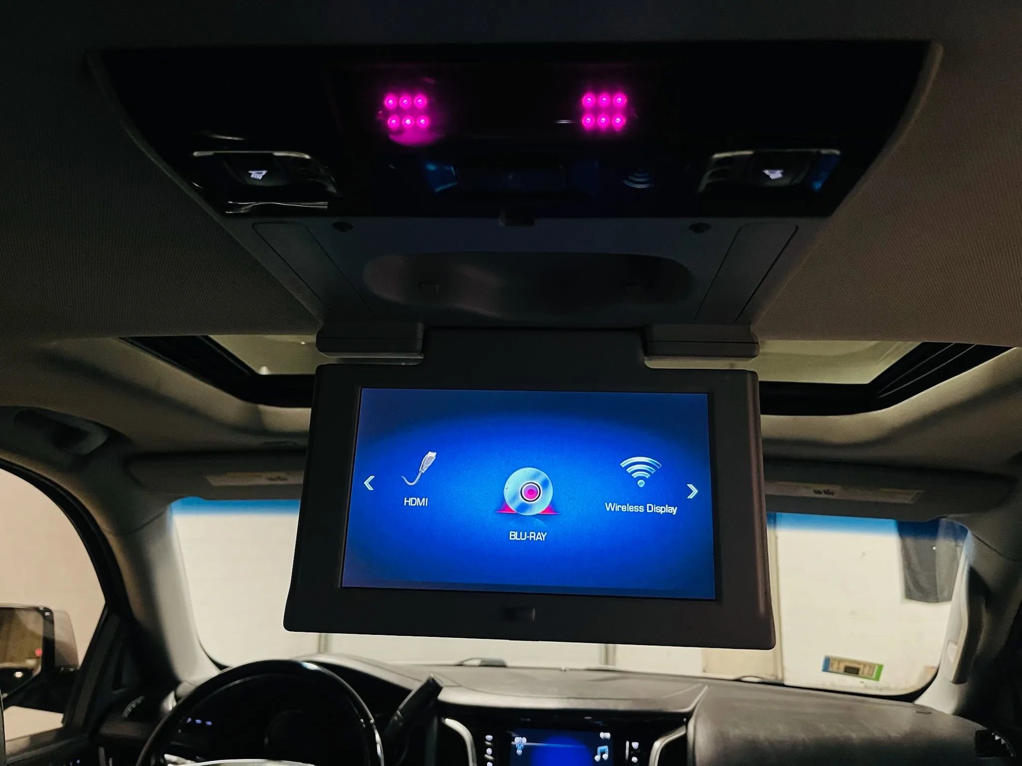 Used 2018 Cadillac Escalade Premium Luxury image 17