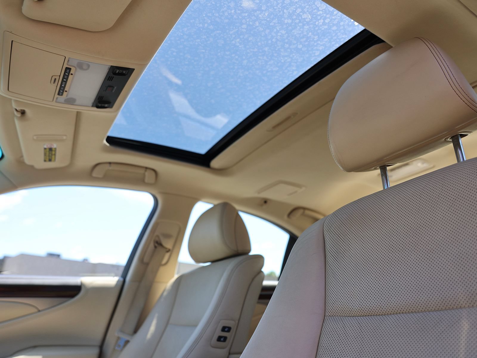 Used 2013 Lexus LS 460 AWD w/ Comfort Pkg image 20