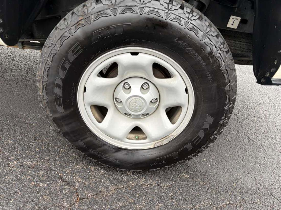 Used 2022 Toyota Tacoma SR w/ SR Convenience Package image 10