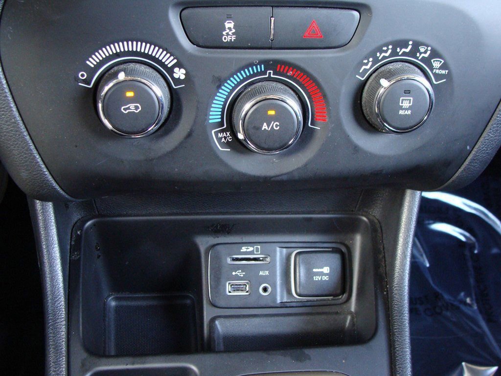 Used 2017 Jeep Cherokee Sport image 21